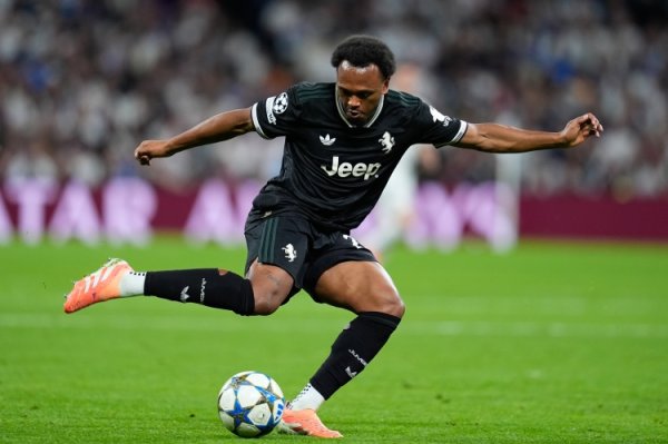 记者：奥蓬达买断费4060万欧+浮动，若尤文名次意甲前10强制实行