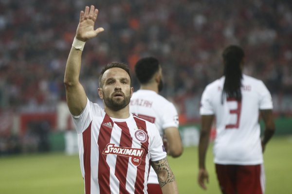 效用希腊联赛！41岁瓦尔布埃纳：再过3场，我就要踢第800场比赛了