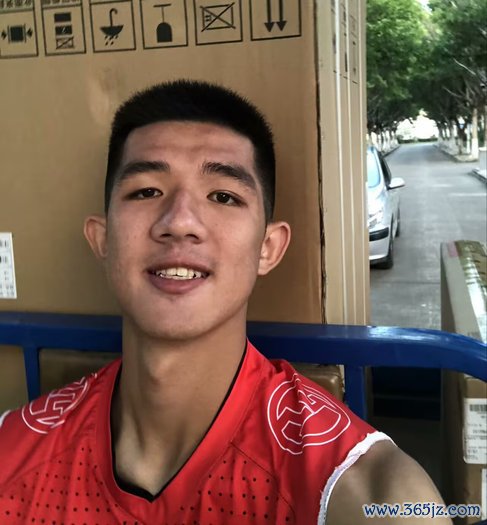 25岁做事球员转业卖肠粉：对中国足球断念了