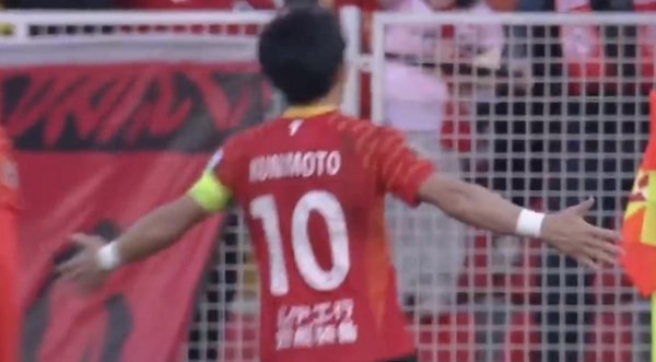 中甲-辽宁铁东谈主提前2轮夺冠+升超 建队10年圆顶级联赛梦