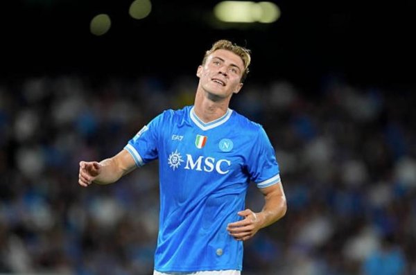 霍伊伦vs比萨全场数据: 17次触球, 挣扎7胜4, 6次丢失球权