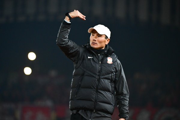 记者：中超末轮赛后，西海岸将为邵佳一举行苟简的告别典礼